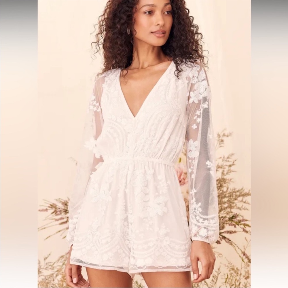 NWT Lulus white lace sequin romper XS